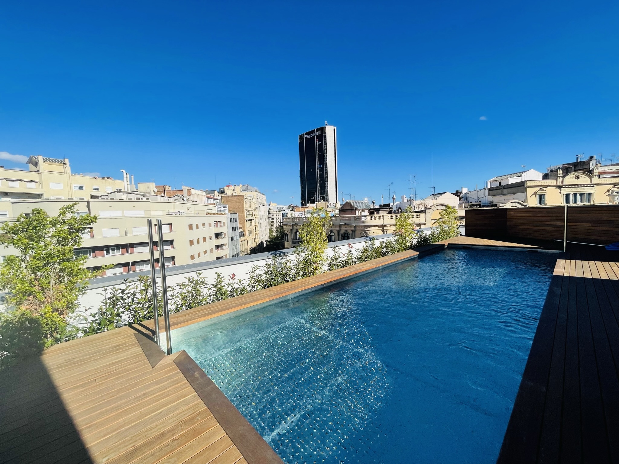 New-build apartment Barcelona — rooftop pool